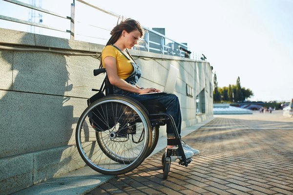 Bringing chinese and korean novels to life through translation